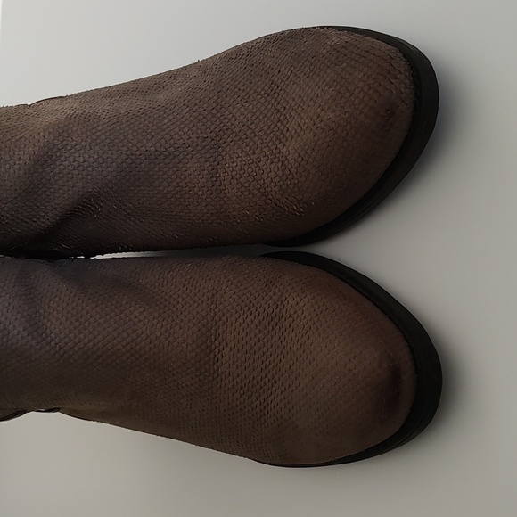 OBTB brown snakeskin booties. - Picture 3 of 5